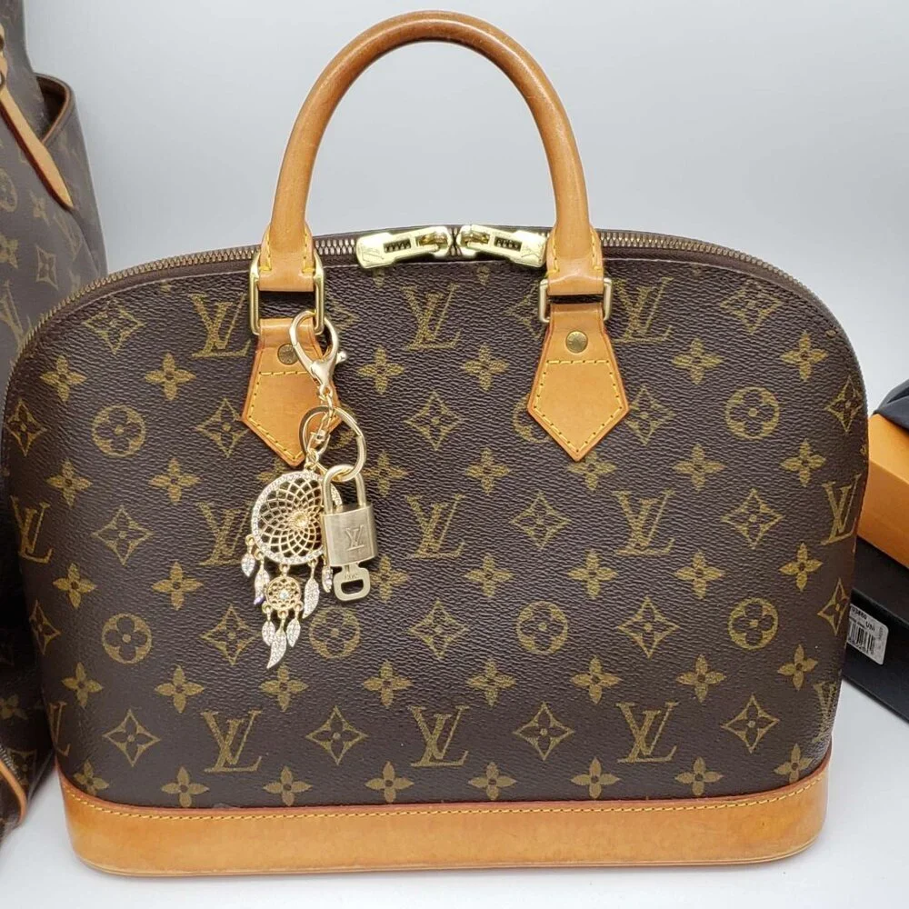 Authentic Louis Vuitton Padlock Gold 🔒 Key Set + Unbranded Keychain Charm
